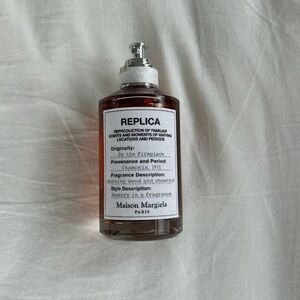 Maison Margiela 
‘REPLICA' By the Fireplace hair mist”